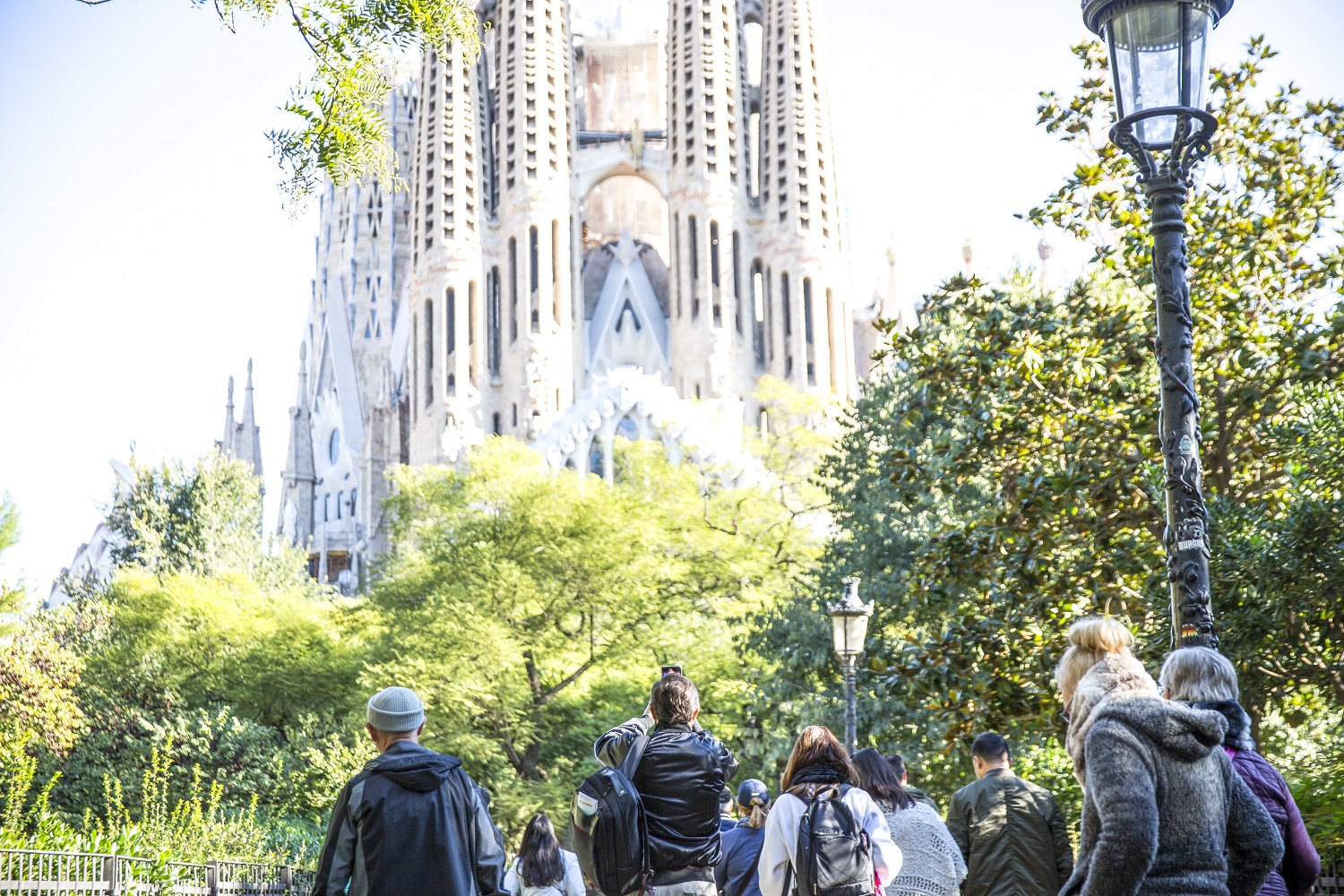 Barcelona Gaudí: Tour Sagrada Familia Y Park Güell | JuliaTravel